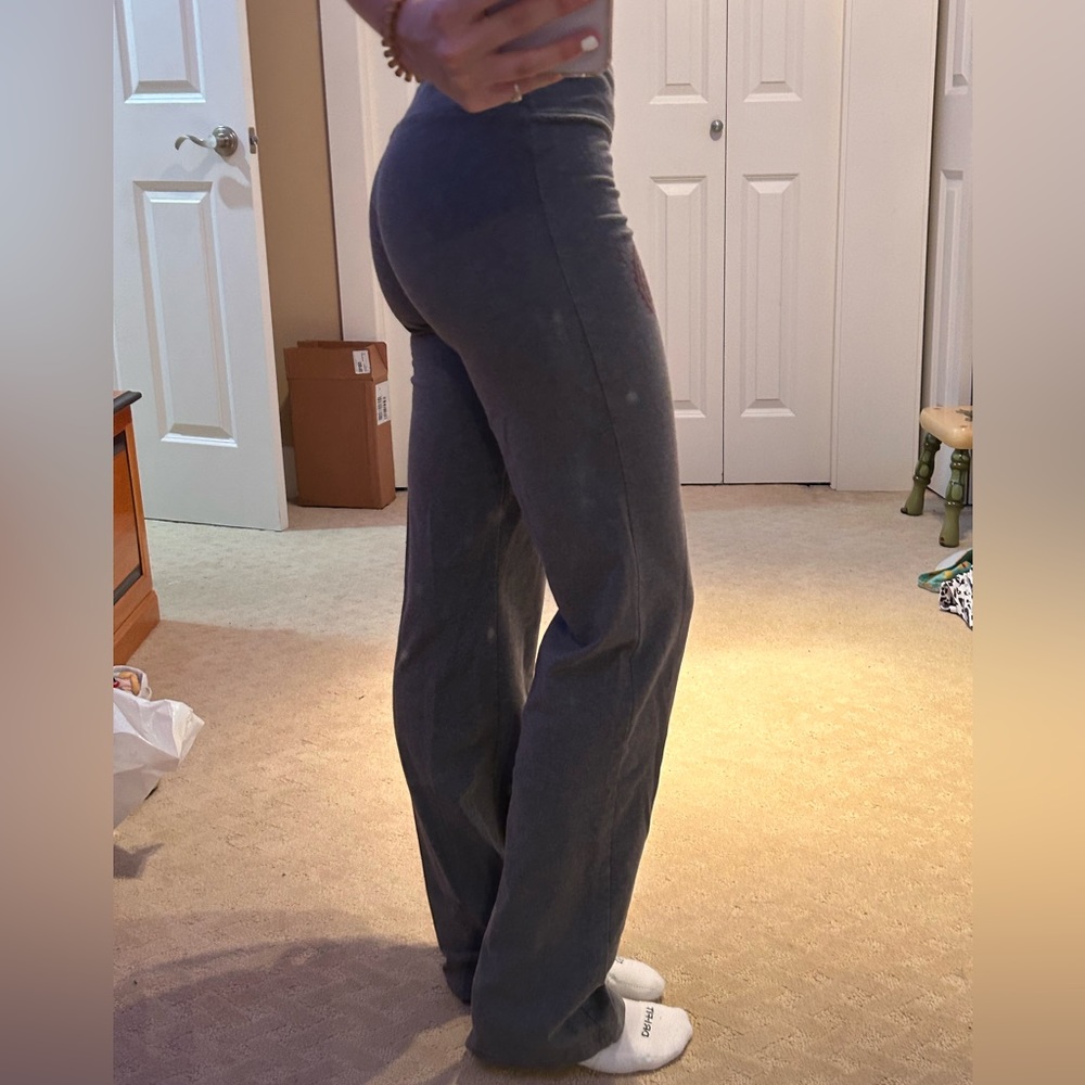 Grey low waisted flare leggings